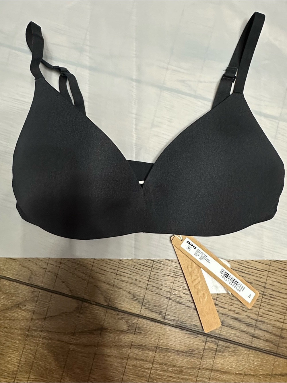 SKIMS Black Seamless Wireless Push Up Plunge NWT 30B
